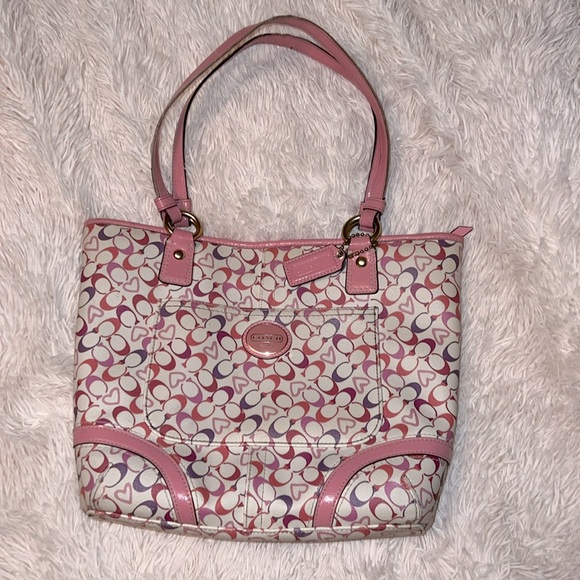 Limited edition Coach Valentines Day Tote - Picture 1 of 12